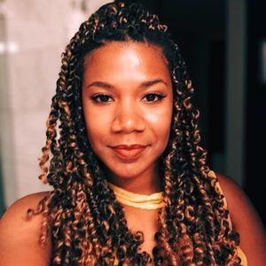 Meet your Posher, Mia